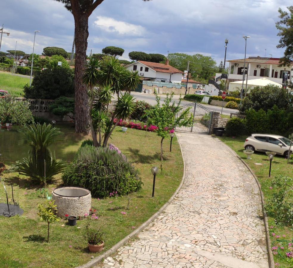 Villa Regina Sul Mare Terracina Exterior foto