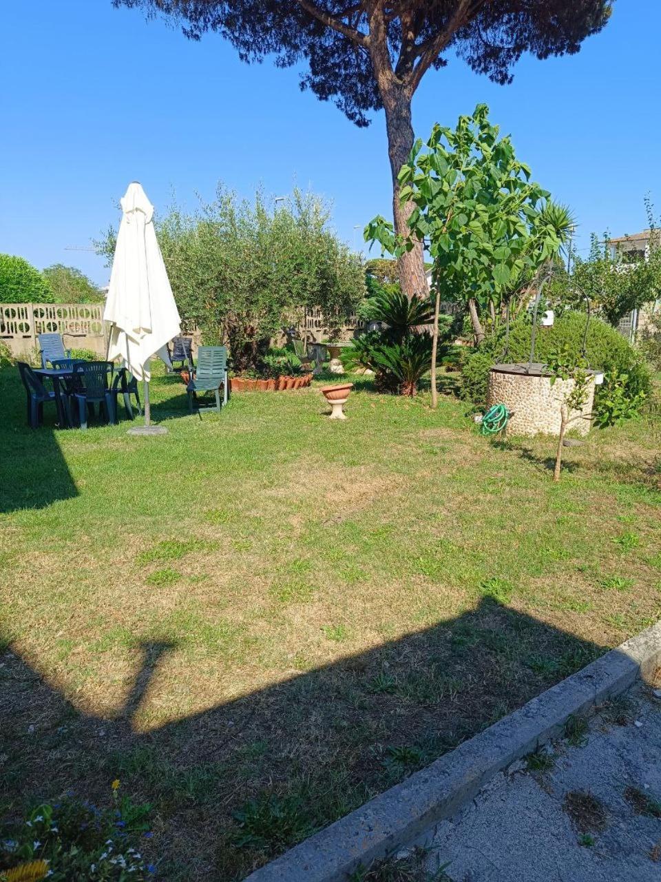 Villa Regina Sul Mare Terracina Exterior foto