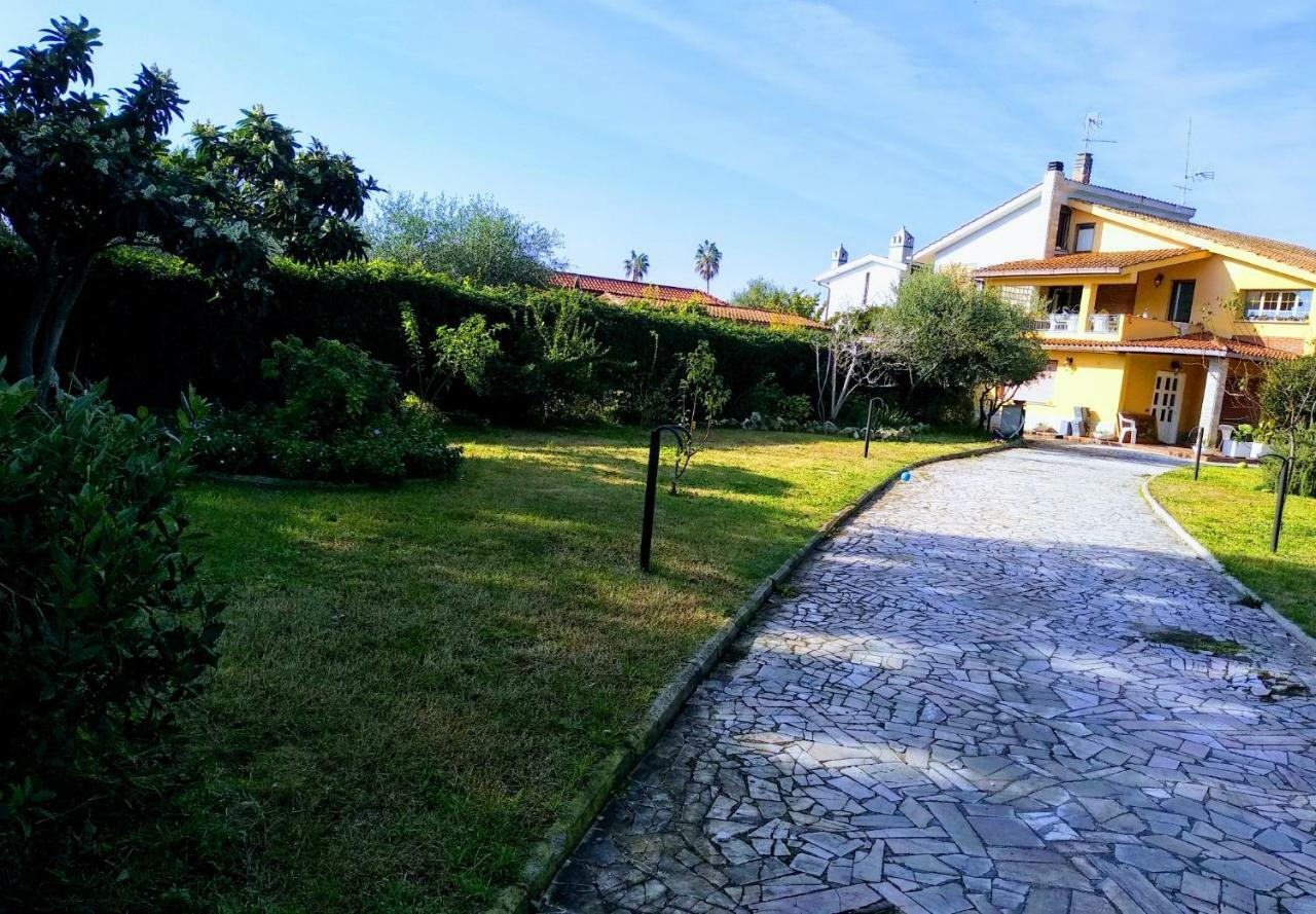 Villa Regina Sul Mare Terracina Exterior foto