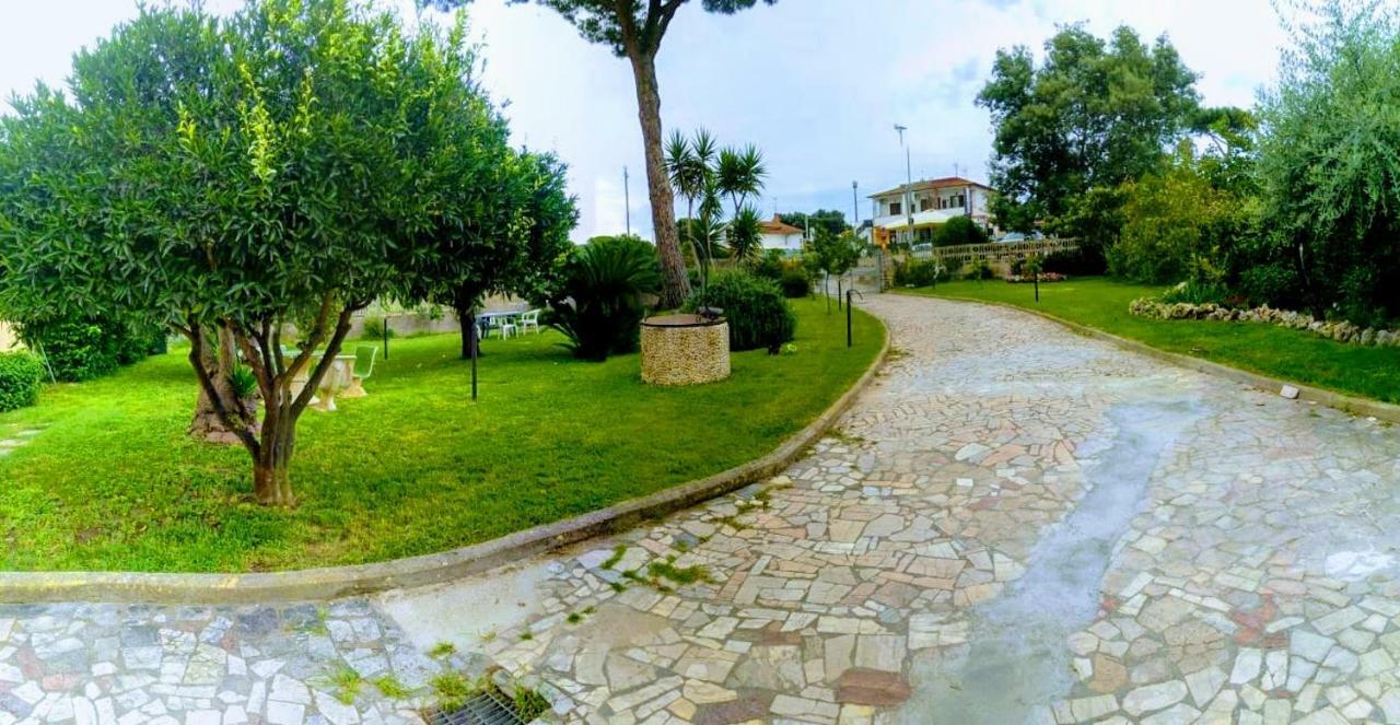 Villa Regina Sul Mare Terracina Exterior foto